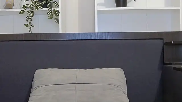 CalvinCay online show from January 17, 8:00 pm