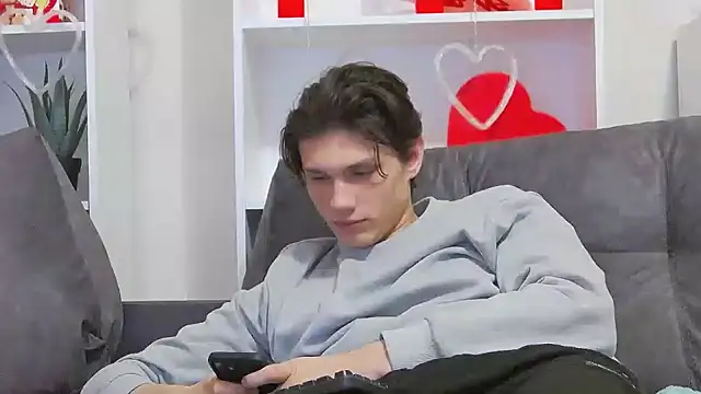 CalvinCay online show from February 14, 3:33 am