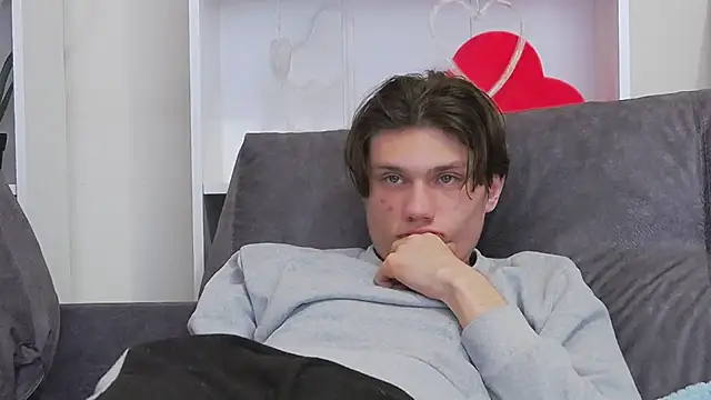 CalvinCay online show from February 14, 6:34 am