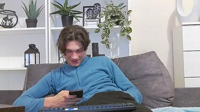 CalvinCay online show from February 25, 7:58 pm