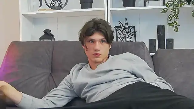 CalvinCay online show from March 7, 11:38 pm