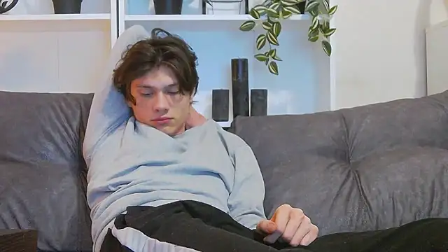 CalvinCay online show from March 8, 2:45 am