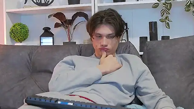 CalvinCay online show from March 12, 2:20 am