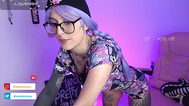 Snapshot of selvalentinex chatting on November 7, 1:05 am selvalentinex online show from November 7, 1:05 am