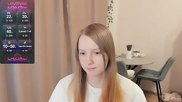 Snapshot of Alyaley chatting on October 8, 10:57 am Alyaley online show from October 8, 10:57 am