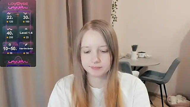 Snapshot of Alyaley chatting on October 10, 6:40 pm Alyaley online show from October 10, 6:40 pm