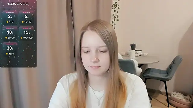 Snapshot of Alyaley chatting on November 5, 9:04 pm Alyaley online show from November 5, 9:04 pm