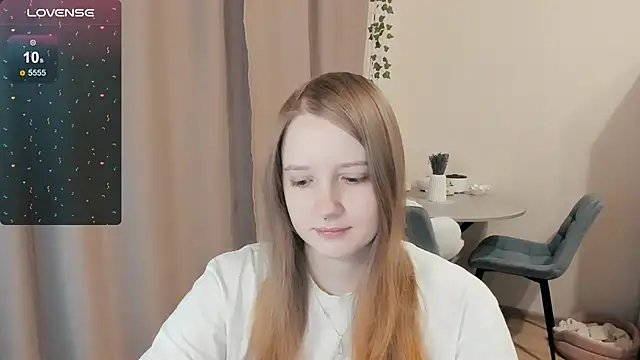 Snapshot of Alyaley chatting on November 9, 11:41 am Alyaley online show from November 9, 11:41 am