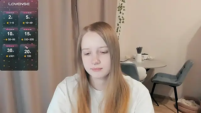 Snapshot of Alyaley chatting on November 18, 6:23 pm Alyaley online show from November 18, 6:23 pm