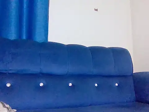 Snapshot of Sweetie_pussy chatting on June 2, 8:27 am Sweetie pussy online show from June 2, 8:27 am