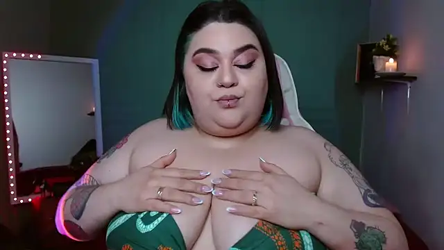 tiffany laurens online show from December 25, 4:54 am