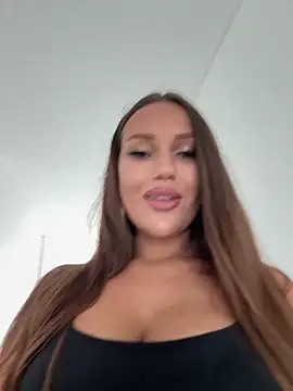 Snapshot of Syka0001 chatting on February 10, 6:53 am Syka0001 online show from February 10, 6:53 am