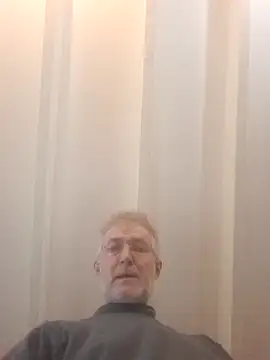 Snapshot of 60philippe chatting on January 24, 10:21 am 60philippe online show from January 24, 10:21 am