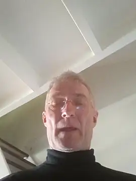 Snapshot of 60philippe chatting on February 27, 12:34 pm 60philippe online show from February 27, 12:34 pm