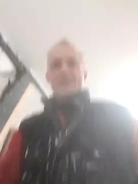 Snapshot of 60philippe chatting on March 5, 7:49 am 60philippe online show from March 5, 7:49 am