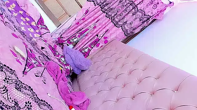 SexyEmmy 10 online show from February 15, 8:43 pm