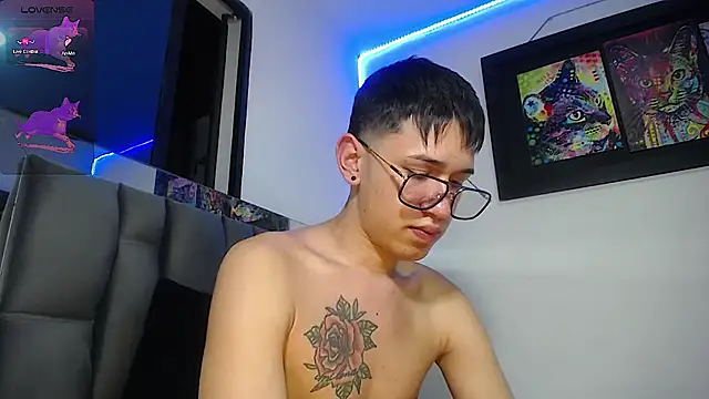 Snapshot of Mr_daren_ chatting on February 12, 1:19 am Mr daren online show from February 12, 1:19 am