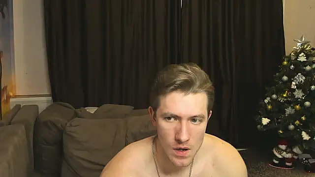 Snapshot of EthanPinkman chatting on December 22, 9:44 am EthanPinkman online show from December 22, 9:44 am