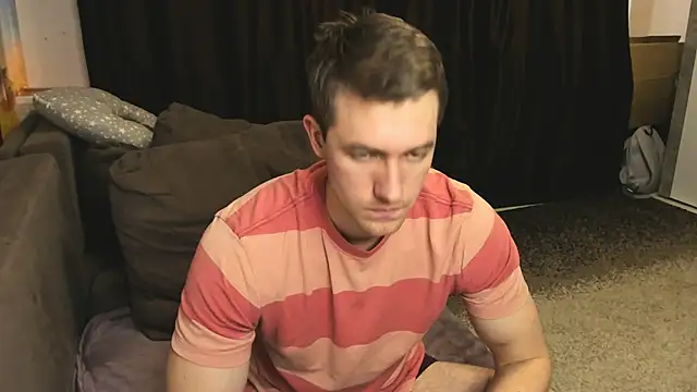 Snapshot of EthanPinkman chatting on February 5, 8:54 am EthanPinkman online show from February 5, 8:54 am