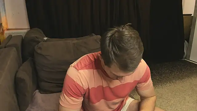 Snapshot of EthanPinkman chatting on February 6, 9:43 am EthanPinkman online show from February 6, 9:43 am