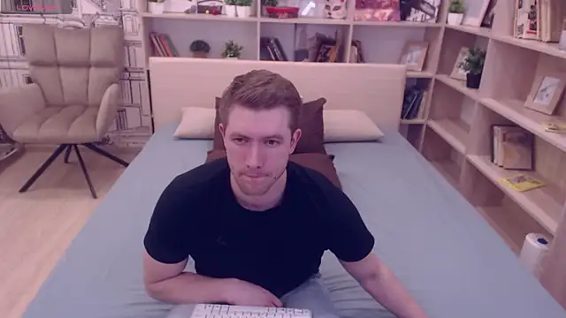 Snapshot of EthanPinkman chatting on March 14, 9:35 am EthanPinkman online show from March 14, 9:35 am