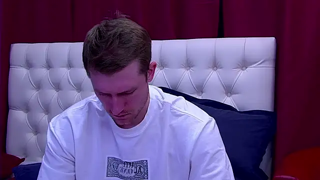 Snapshot of EthanPinkman chatting on September 18, 4:14 am EthanPinkman online show from September 18, 4:14 am
