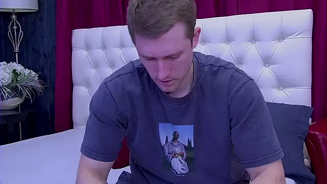 Snapshot of EthanPinkman chatting on September 22, 4:36 am EthanPinkman online show from September 22, 4:36 am