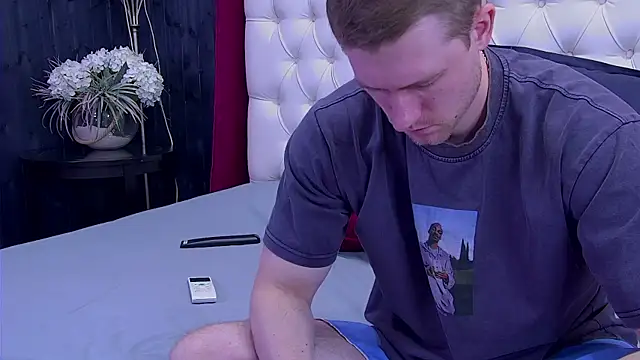 Snapshot of EthanPinkman chatting on September 30, 4:50 am EthanPinkman online show from September 30, 4:50 am
