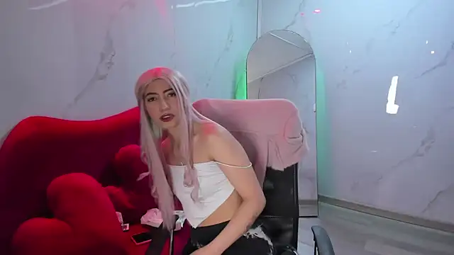 Snapshot of LilithCooperr_ chatting on November 7, 10:32 pm LilithCooperr online show from November 7, 10:32 pm