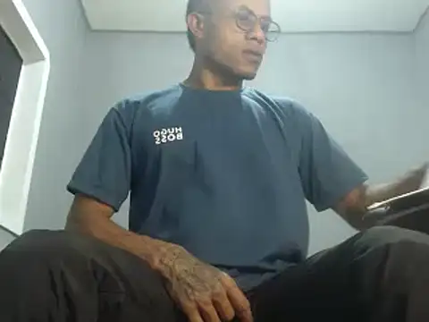 Snapshot of grandominantex1 chatting on December 4, 3:54 pm grandominantex1 online show from December 4, 3:54 pm