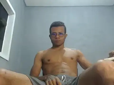 Snapshot of grandominantex1 chatting on January 5, 7:17 pm grandominantex1 online show from January 5, 7:17 pm