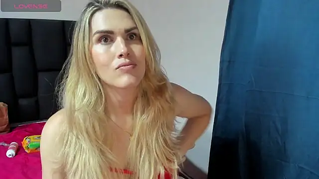 Snapshot of Aurora_doll23 chatting on February 12, 7:24 pm Aurora doll23 online show from February 12, 7:24 pm