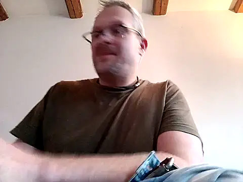 Snapshot of Heidemensch chatting on December 19, 12:23 pm Heidemensch online show from December 19, 12:23 pm