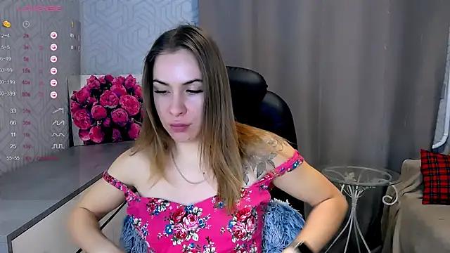 Snapshot of Naughty__Megan chatting on February 14, 3:58 pm Naughty Megan online show from February 14, 3:58 pm