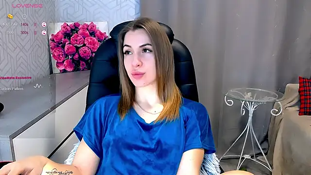 Snapshot of Naughty__Megan chatting on February 17, 3:42 pm Naughty Megan online show from February 17, 3:42 pm