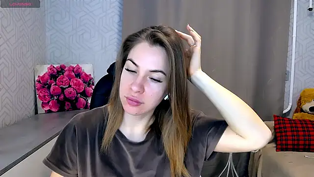 Snapshot of Naughty__Megan chatting on February 21, 4:51 am Naughty Megan online show from February 21, 4:51 am