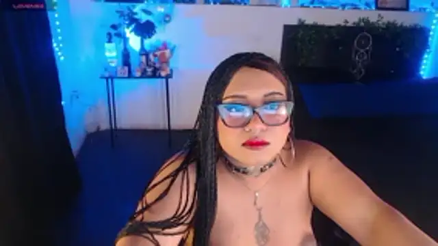 Snapshot of LiaScarlett chatting on October 30, 2:46 am LiaScarlett online show from October 30, 2:46 am