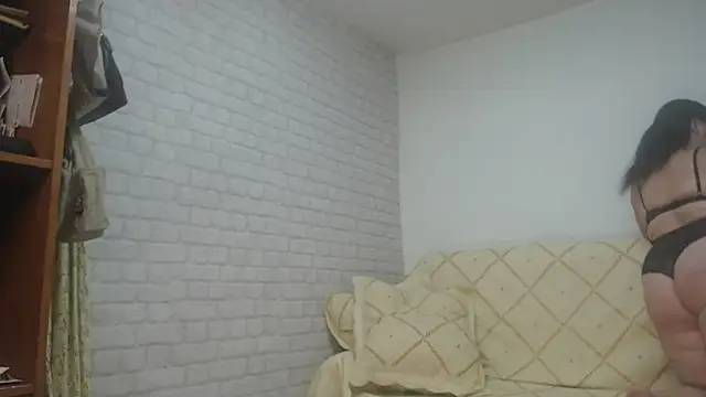 EmmaSquirt online show from February 6, 10:43 pm