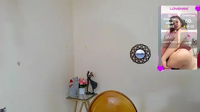Snapshot of sofia_valeriaa chatting on February 11, 12:49 am sofia valeriaa online show from February 11, 12:49 am