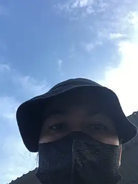 Snapshot of 2HotAsain4u chatting on January 4, 12:37 am 2HotAsain4u online show from January 4, 12:37 am