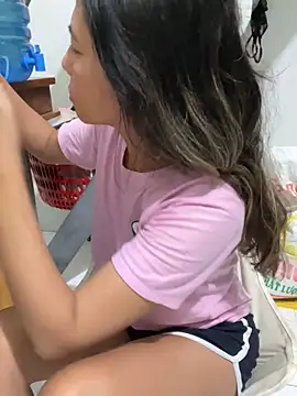 Snapshot of 2HotAsain4u chatting on February 9, 10:21 pm 2HotAsain4u online show from February 9, 10:21 pm