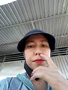 Snapshot of 2HotAsain4u chatting on February 21, 1:55 am 2HotAsain4u online show from February 21, 1:55 am