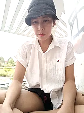 Snapshot of 2HotAsain4u chatting on March 6, 4:19 am 2HotAsain4u online show from March 6, 4:19 am