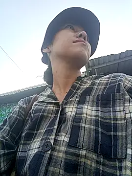 Snapshot of 2HotAsain4u chatting on March 22, 12:49 am 2HotAsain4u online show from March 22, 12:49 am