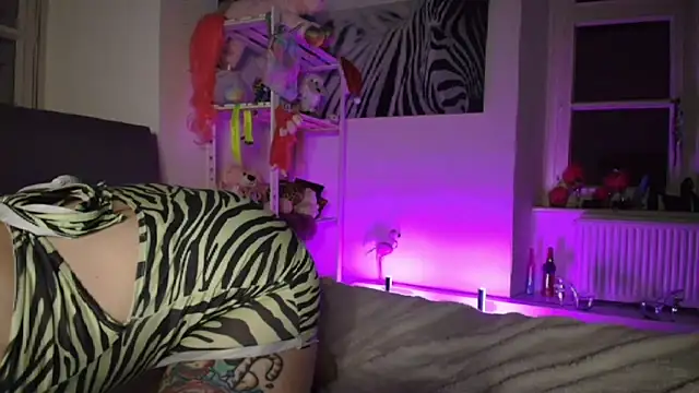 PinkHurricaneOfficial online show from March 21, 6:29 pm