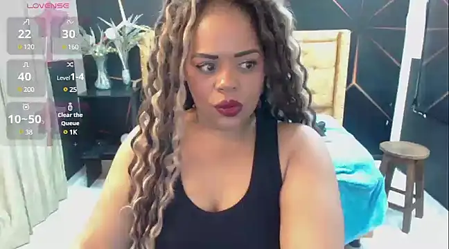 mia cuello online show from December 11, 8:04 am
