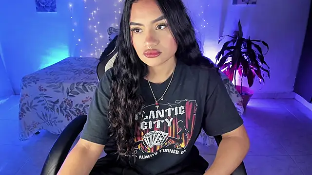 Riana Kean online show from November 15, 4:32 am