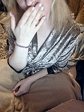  Kitti  online show from March 17, 7:04 pm