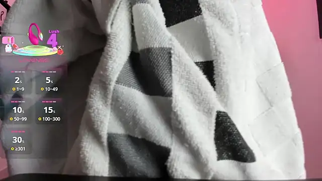 Snapshot of andy_dwels777 chatting on November 4, 12:10 am andy dwels777 online show from November 4, 12:10 am