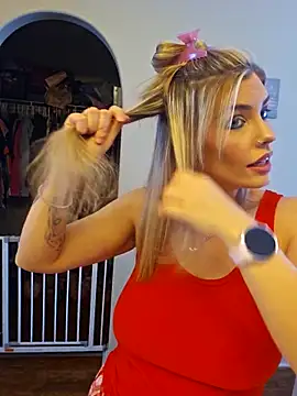 ellieconradxo online show from December 15, 4:44 pm